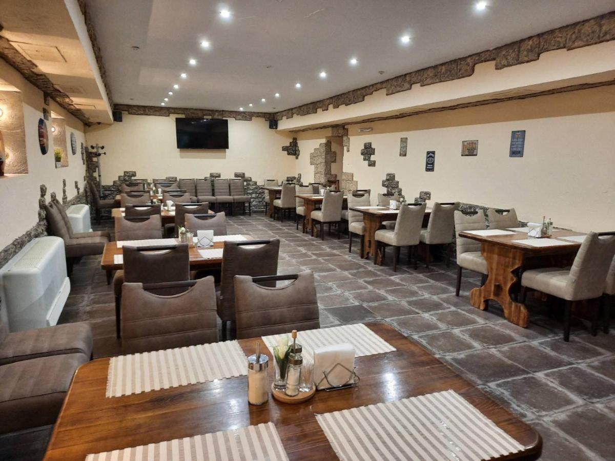Optima Kropyvnytskyi Hotel Kültér fotó