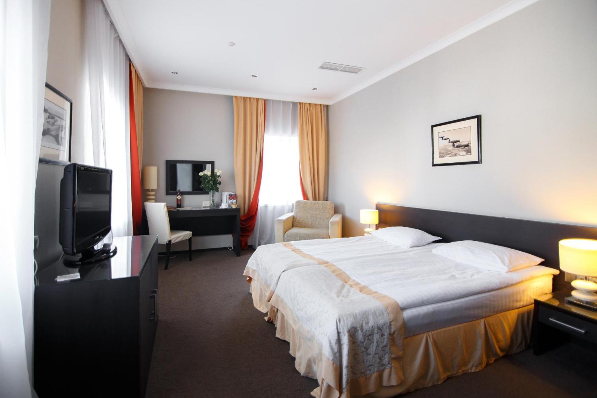 Optima Kropyvnytskyi Hotel Kültér fotó