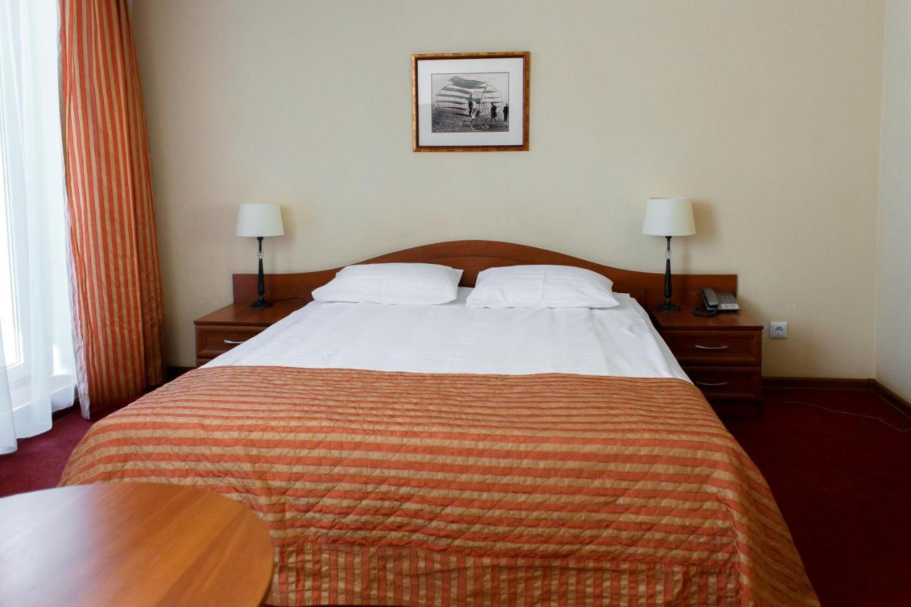 Optima Kropyvnytskyi Hotel Kültér fotó