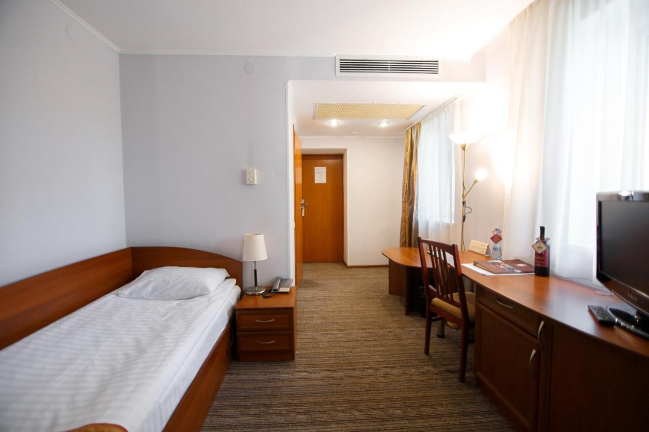 Optima Kropyvnytskyi Hotel Kültér fotó