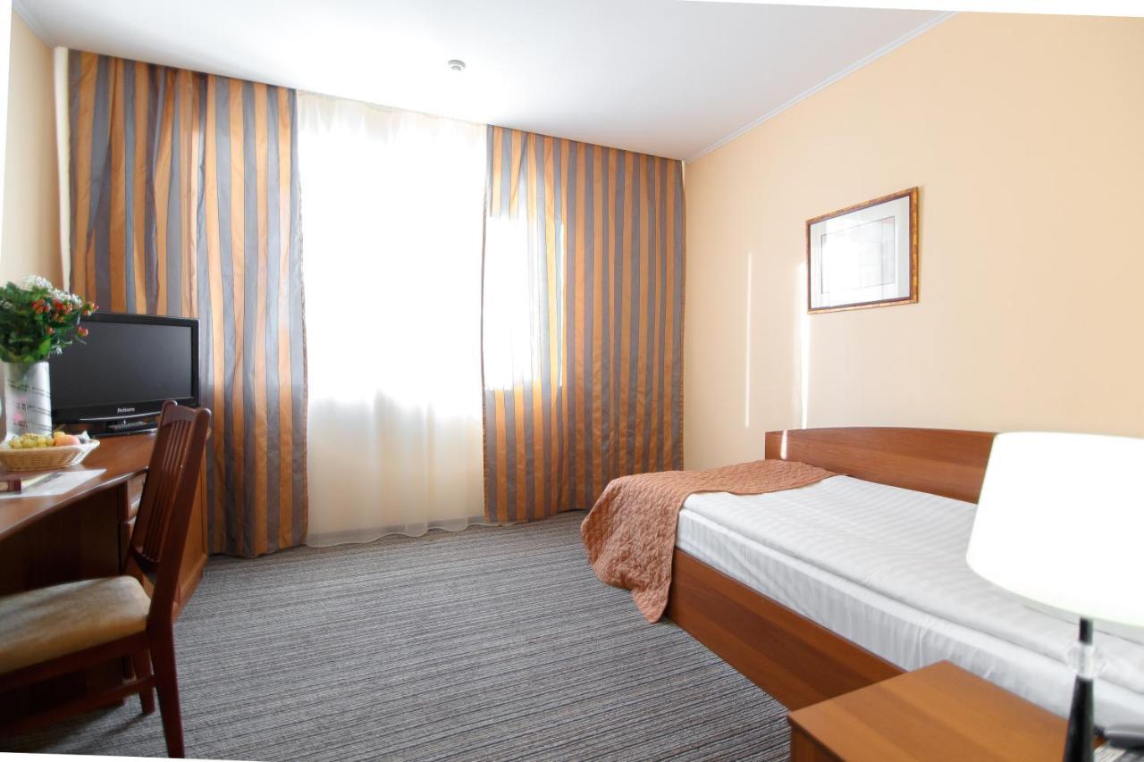 Optima Kropyvnytskyi Hotel Kültér fotó