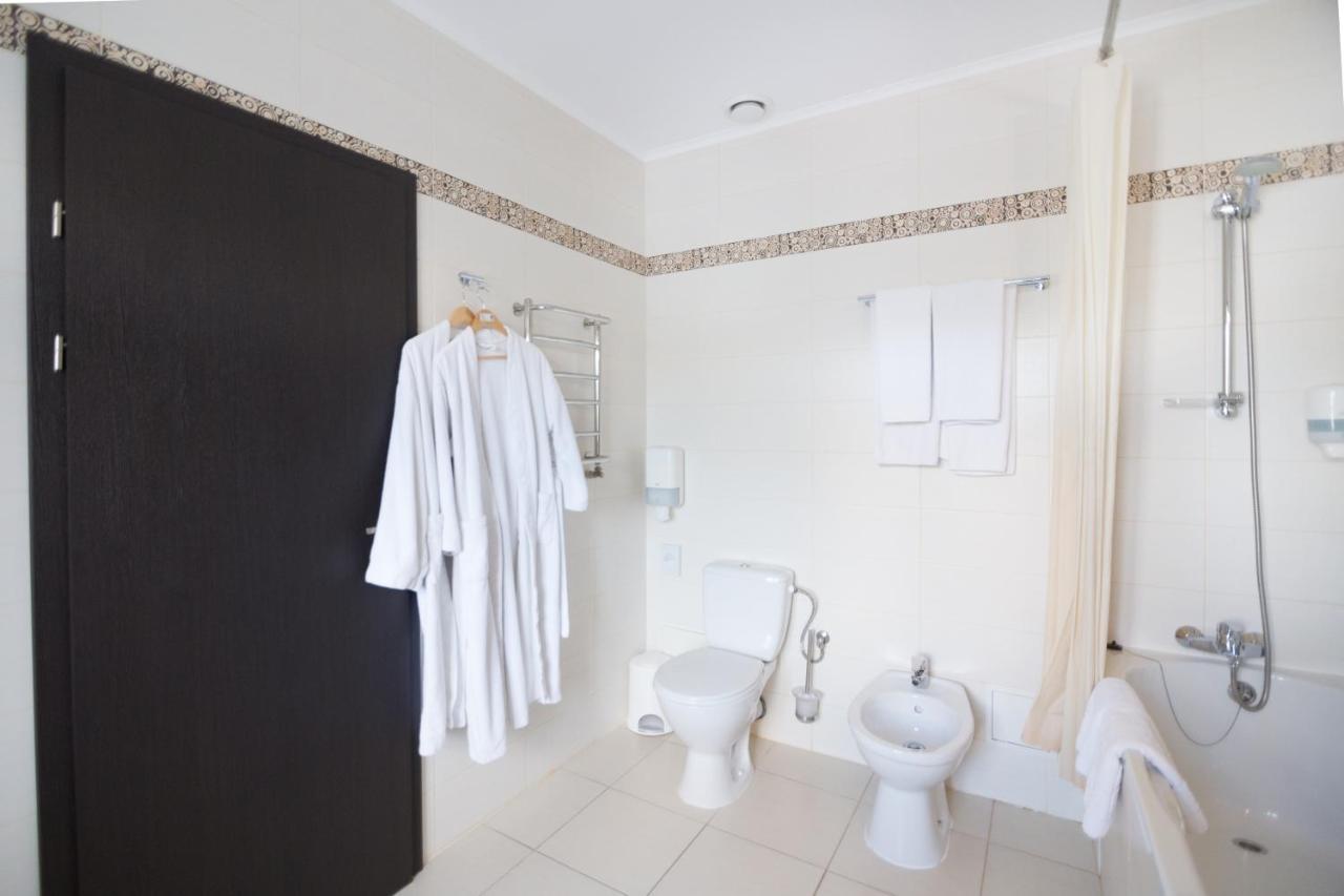 Optima Kropyvnytskyi Hotel Kültér fotó
