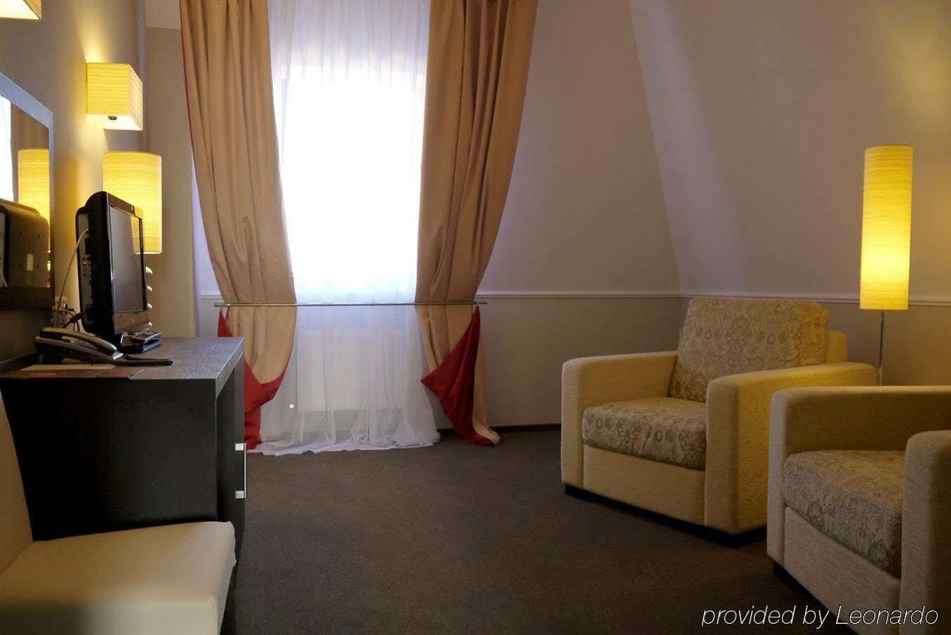 Optima Kropyvnytskyi Hotel Kültér fotó